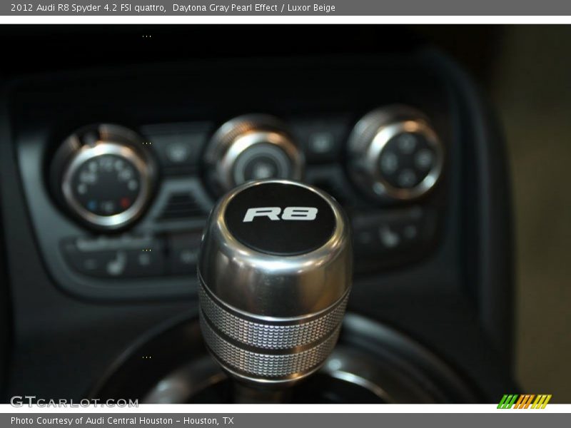 Daytona Gray Pearl Effect / Luxor Beige 2012 Audi R8 Spyder 4.2 FSI quattro