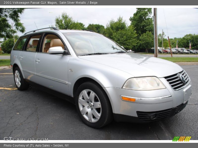 Front 3/4 View of 2001 Passat GLX Wagon