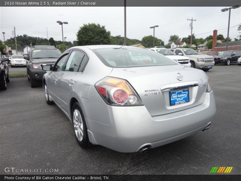 Radiant Silver / Charcoal 2010 Nissan Altima 2.5 S