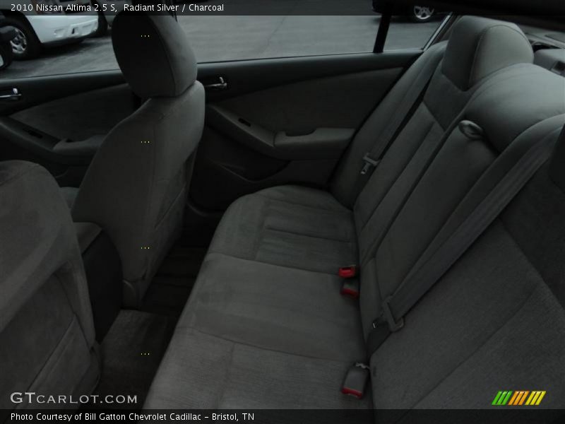 Radiant Silver / Charcoal 2010 Nissan Altima 2.5 S
