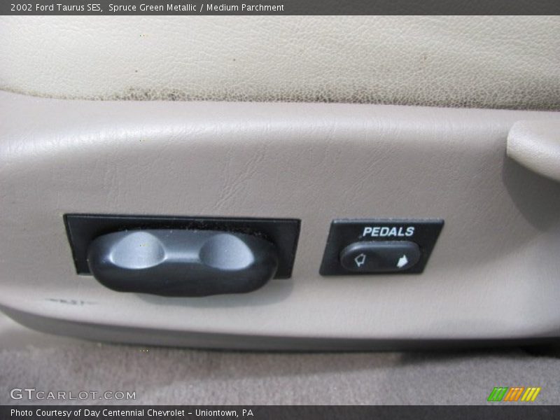 Spruce Green Metallic / Medium Parchment 2002 Ford Taurus SES
