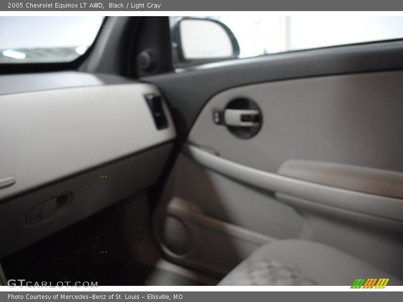 Black / Light Gray 2005 Chevrolet Equinox LT AWD