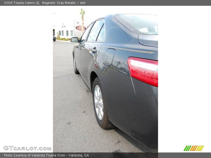 Magnetic Gray Metallic / Ash 2009 Toyota Camry LE