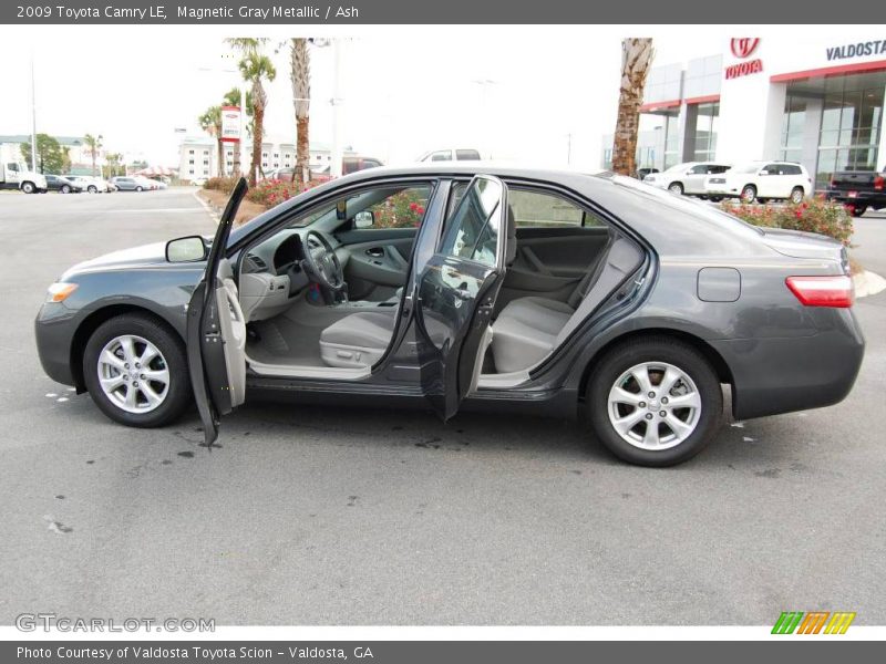 Magnetic Gray Metallic / Ash 2009 Toyota Camry LE