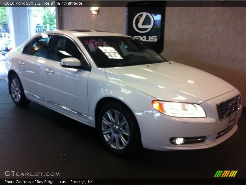 Ice White / Anthracite 2010 Volvo S80 3.2
