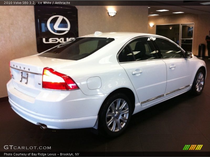 Ice White / Anthracite 2010 Volvo S80 3.2