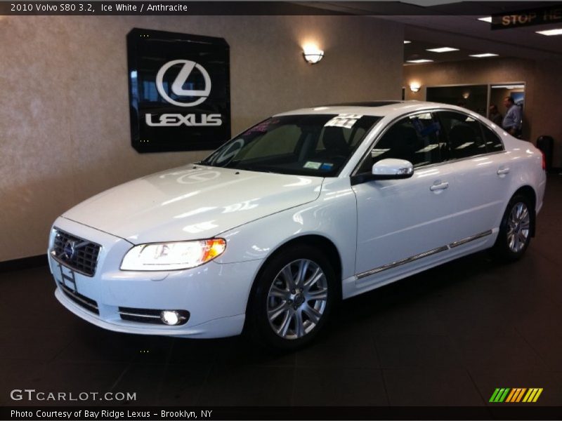 Ice White / Anthracite 2010 Volvo S80 3.2