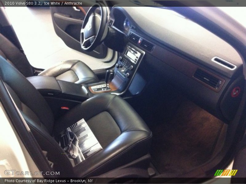 Ice White / Anthracite 2010 Volvo S80 3.2