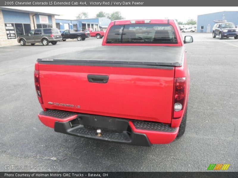 Victory Red / Very Dark Pewter 2005 Chevrolet Colorado LS Extended Cab 4x4