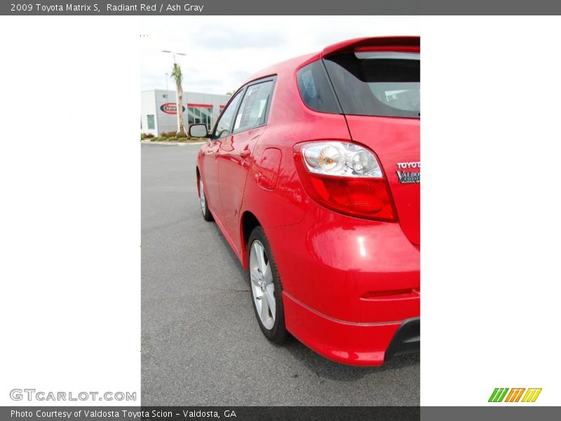 Radiant Red / Ash Gray 2009 Toyota Matrix S