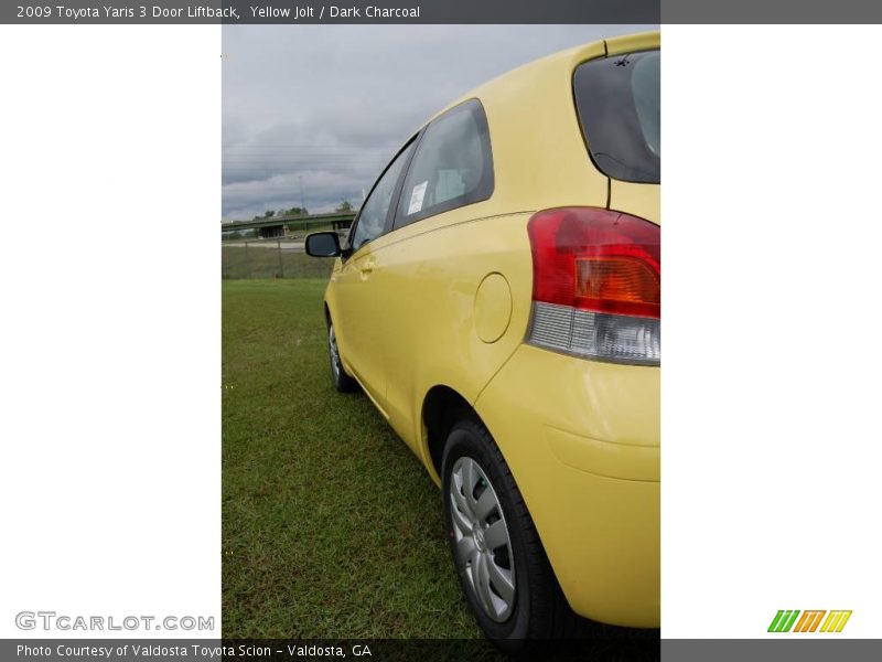 Yellow Jolt / Dark Charcoal 2009 Toyota Yaris 3 Door Liftback