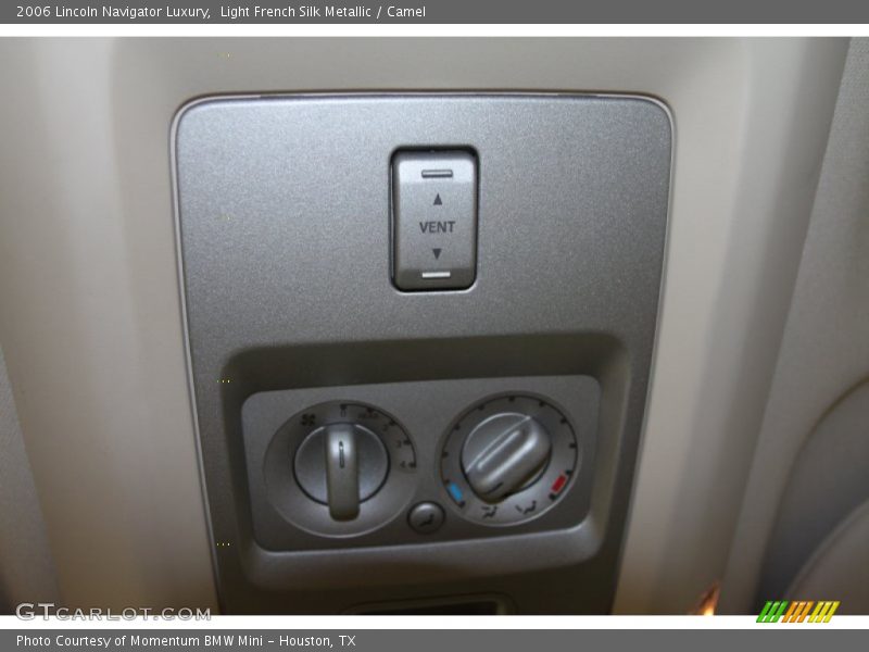 Light French Silk Metallic / Camel 2006 Lincoln Navigator Luxury