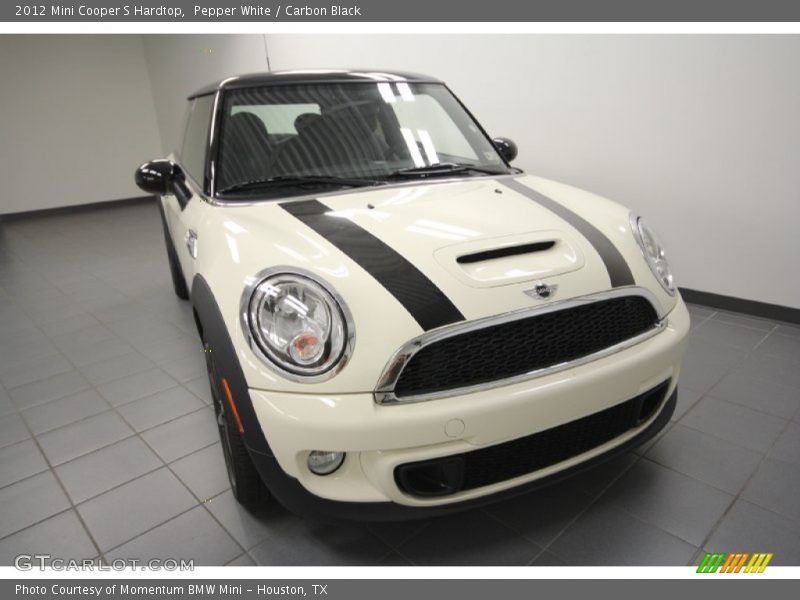 Pepper White / Carbon Black 2012 Mini Cooper S Hardtop