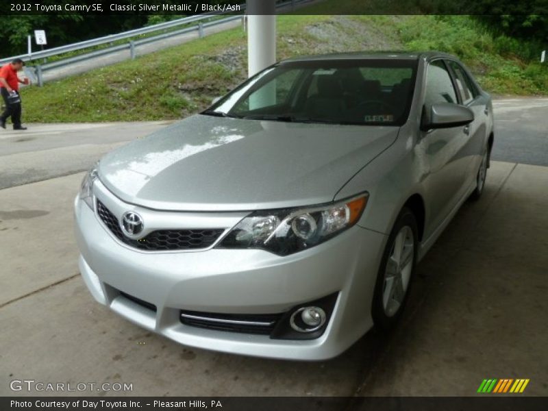 Classic Silver Metallic / Black/Ash 2012 Toyota Camry SE