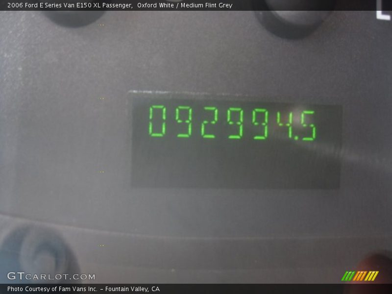 Oxford White / Medium Flint Grey 2006 Ford E Series Van E150 XL Passenger