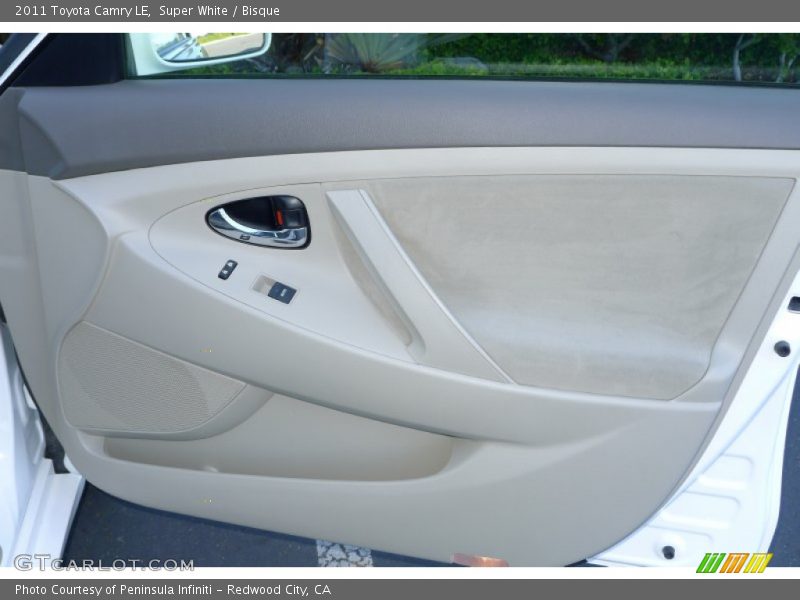 Super White / Bisque 2011 Toyota Camry LE