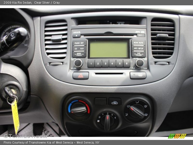 Controls of 2009 Rio Sedan