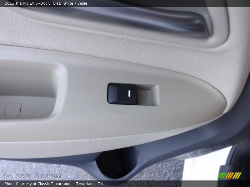 Clear White / Beige 2013 Kia Rio EX 5-Door