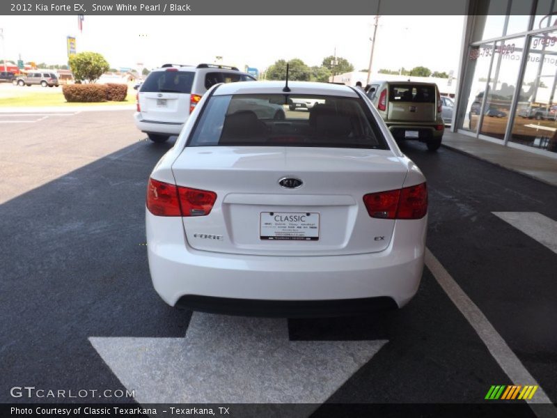 Snow White Pearl / Black 2012 Kia Forte EX