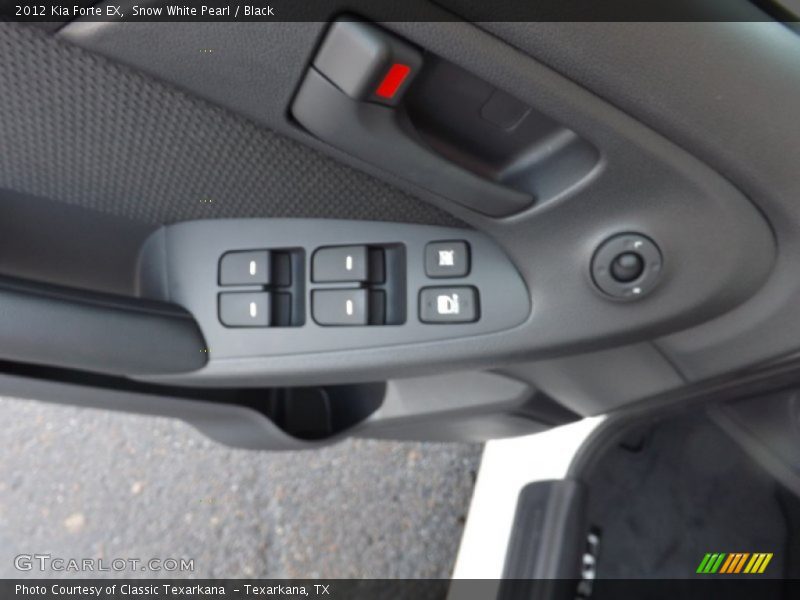 Snow White Pearl / Black 2012 Kia Forte EX