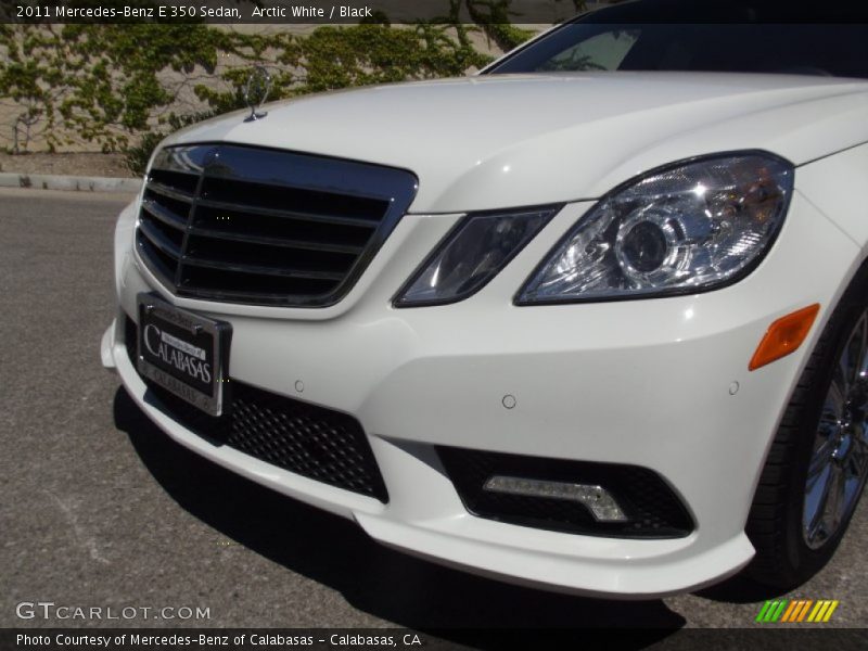 Arctic White / Black 2011 Mercedes-Benz E 350 Sedan