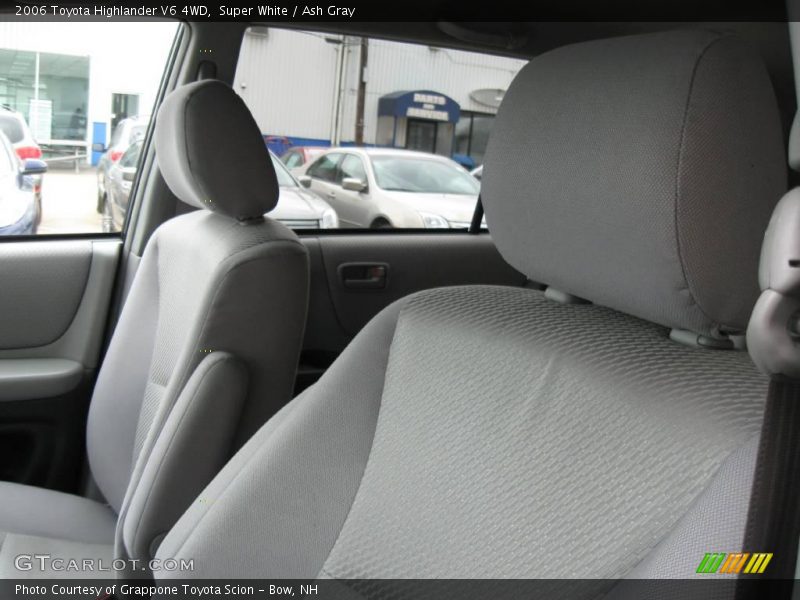 Super White / Ash Gray 2006 Toyota Highlander V6 4WD