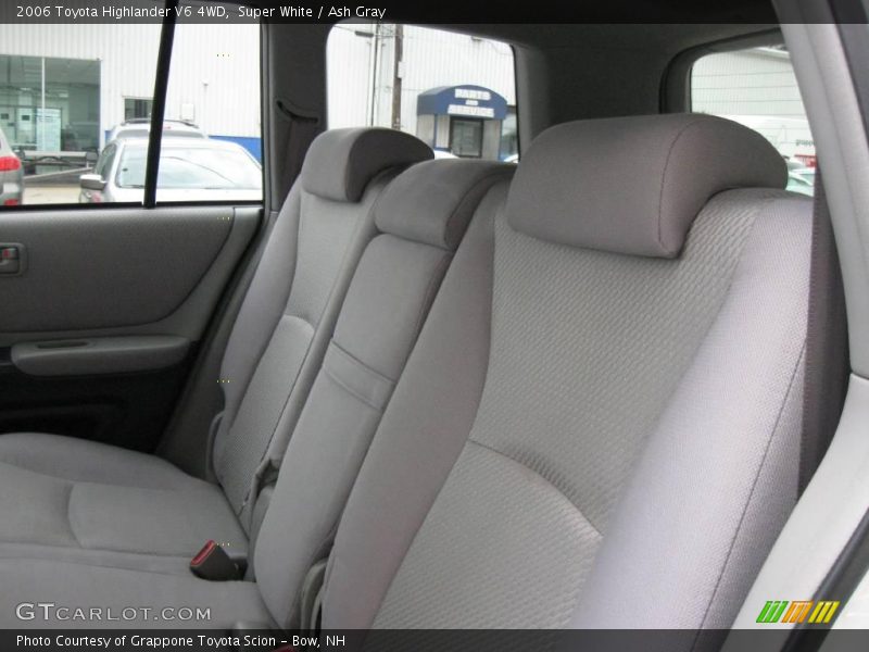 Super White / Ash Gray 2006 Toyota Highlander V6 4WD
