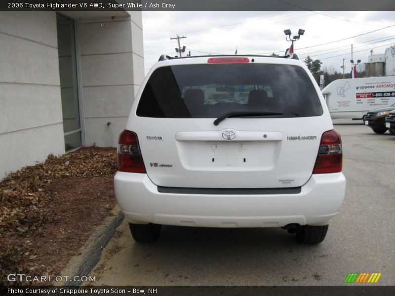 Super White / Ash Gray 2006 Toyota Highlander V6 4WD