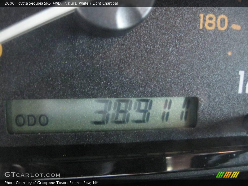 Natural White / Light Charcoal 2006 Toyota Sequoia SR5 4WD