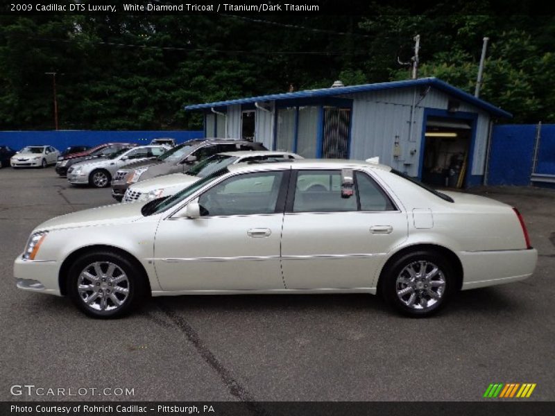 White Diamond Tricoat / Titanium/Dark Titanium 2009 Cadillac DTS Luxury