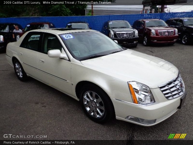 White Diamond Tricoat / Titanium/Dark Titanium 2009 Cadillac DTS Luxury