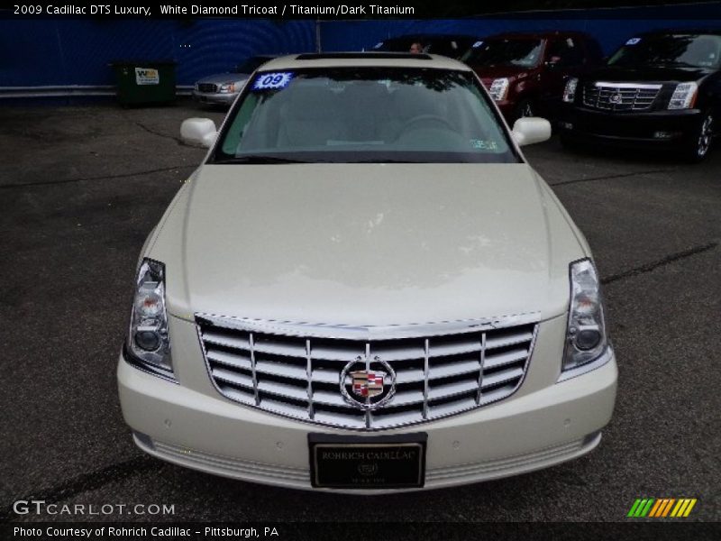 White Diamond Tricoat / Titanium/Dark Titanium 2009 Cadillac DTS Luxury
