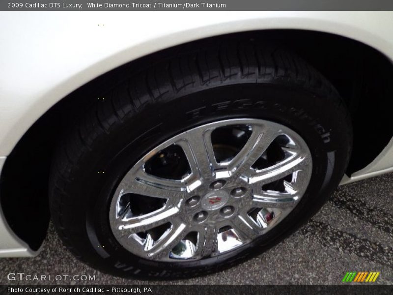 White Diamond Tricoat / Titanium/Dark Titanium 2009 Cadillac DTS Luxury