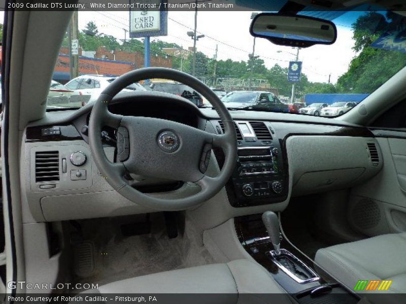White Diamond Tricoat / Titanium/Dark Titanium 2009 Cadillac DTS Luxury