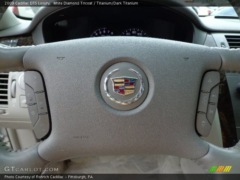 White Diamond Tricoat / Titanium/Dark Titanium 2009 Cadillac DTS Luxury