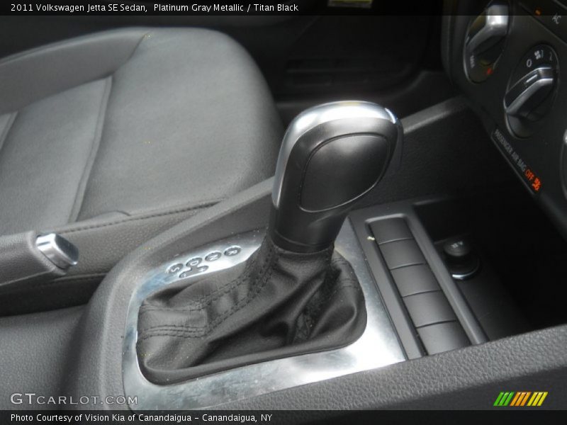 Platinum Gray Metallic / Titan Black 2011 Volkswagen Jetta SE Sedan