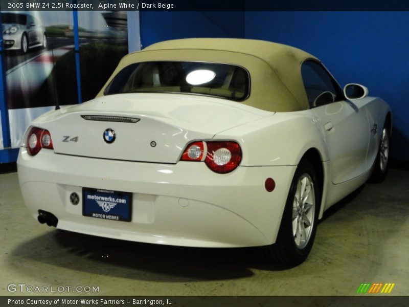 Alpine White / Dark Beige 2005 BMW Z4 2.5i Roadster