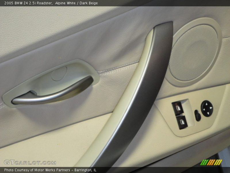 Alpine White / Dark Beige 2005 BMW Z4 2.5i Roadster
