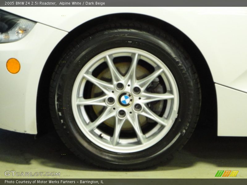 Alpine White / Dark Beige 2005 BMW Z4 2.5i Roadster