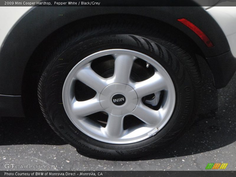 Pepper White / Black/Grey 2009 Mini Cooper Hardtop