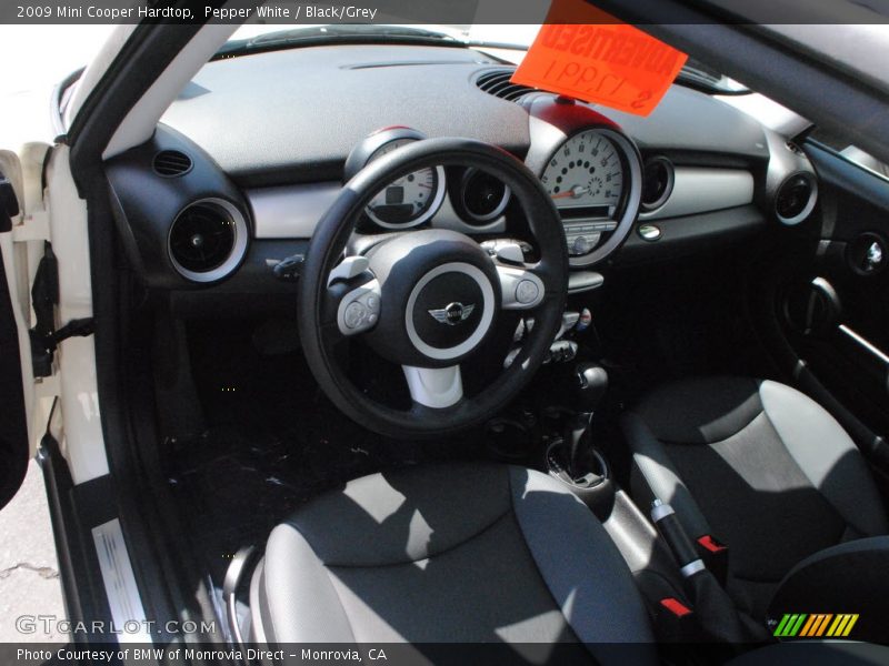 Pepper White / Black/Grey 2009 Mini Cooper Hardtop