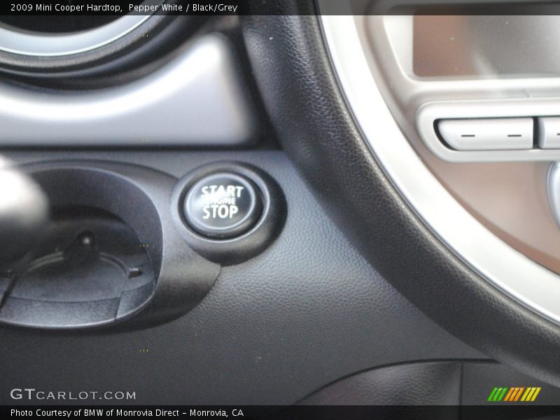 Pepper White / Black/Grey 2009 Mini Cooper Hardtop