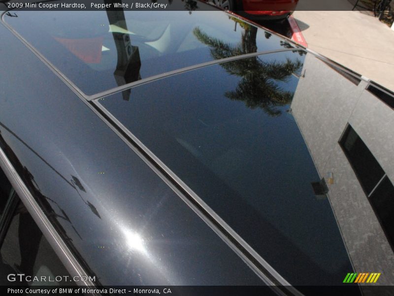 Pepper White / Black/Grey 2009 Mini Cooper Hardtop