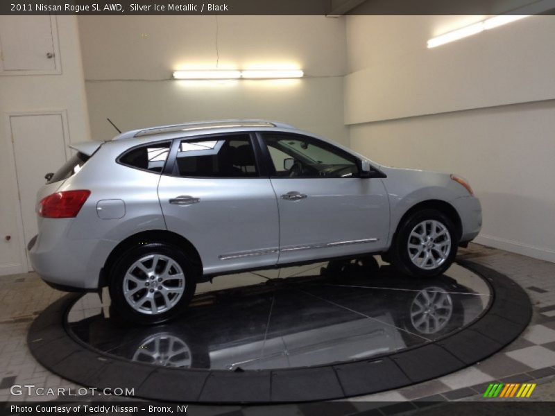 Silver Ice Metallic / Black 2011 Nissan Rogue SL AWD