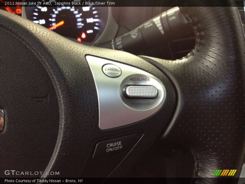 Sapphire Black / Black/Silver Trim 2011 Nissan Juke SV AWD