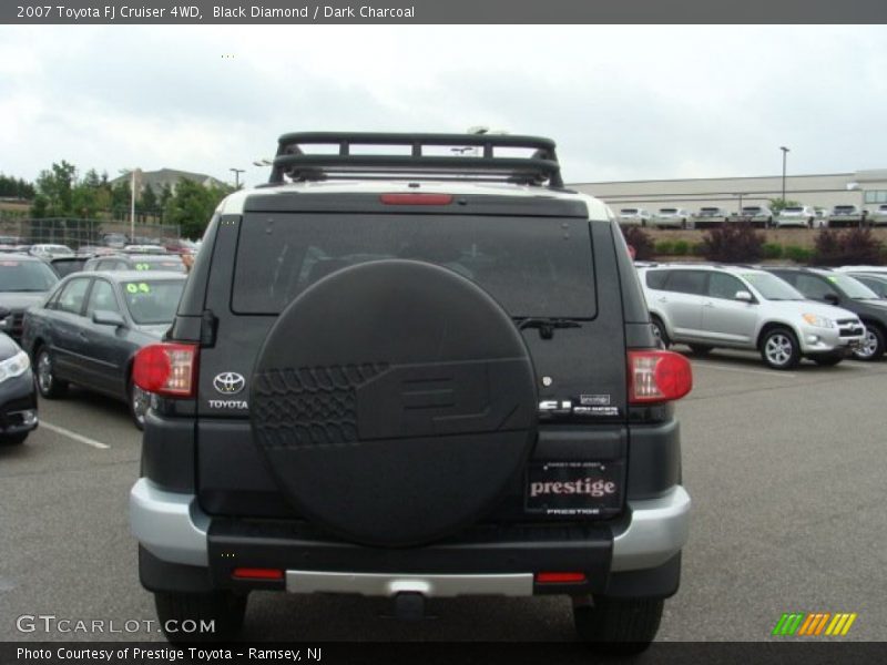 Black Diamond / Dark Charcoal 2007 Toyota FJ Cruiser 4WD