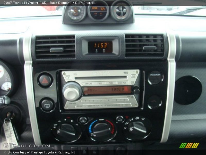 Black Diamond / Dark Charcoal 2007 Toyota FJ Cruiser 4WD