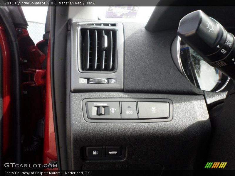 Venetian Red / Black 2011 Hyundai Sonata SE 2.0T