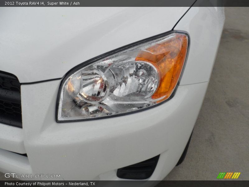 Super White / Ash 2012 Toyota RAV4 I4