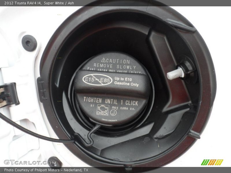 Super White / Ash 2012 Toyota RAV4 I4